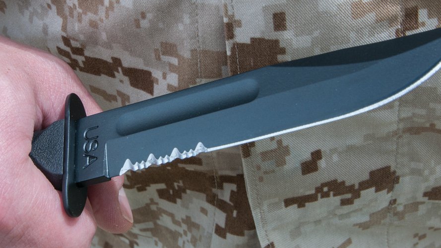 Full Size Black KA-BAR&reg;, Serrated Edge